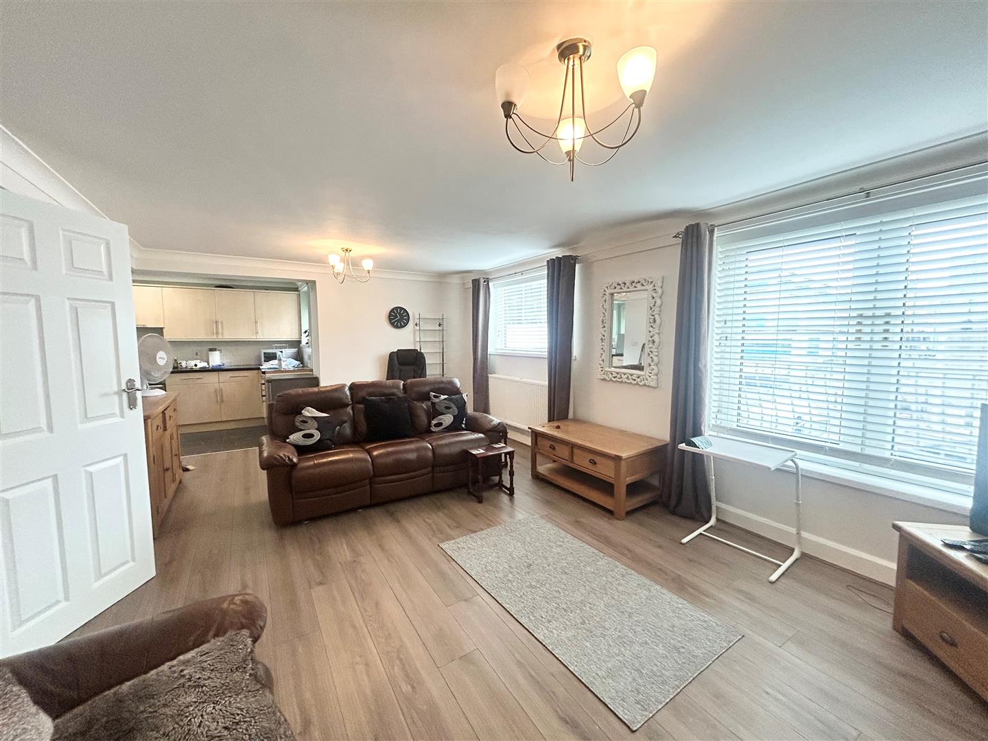 Glenaub House, Old School Road, Porthcawl, Bridgend, CF36 3AW